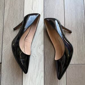 42 gold patent leather pointed